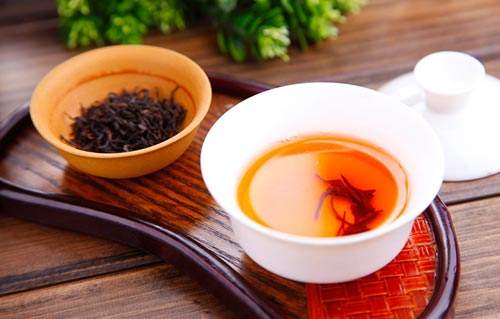 夏天喝红茶好还是绿茶好 第1张