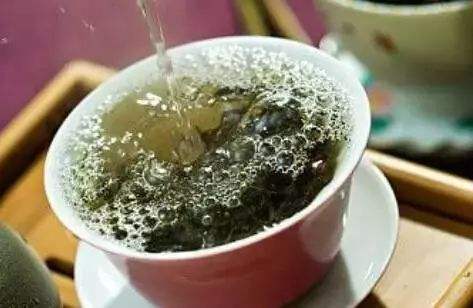 喝茶时茶汤茶沫是否去掉 第1张