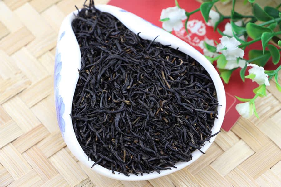 丛王茶叶金骏眉(茶王金骏眉香烟多少钱一包) 第1张